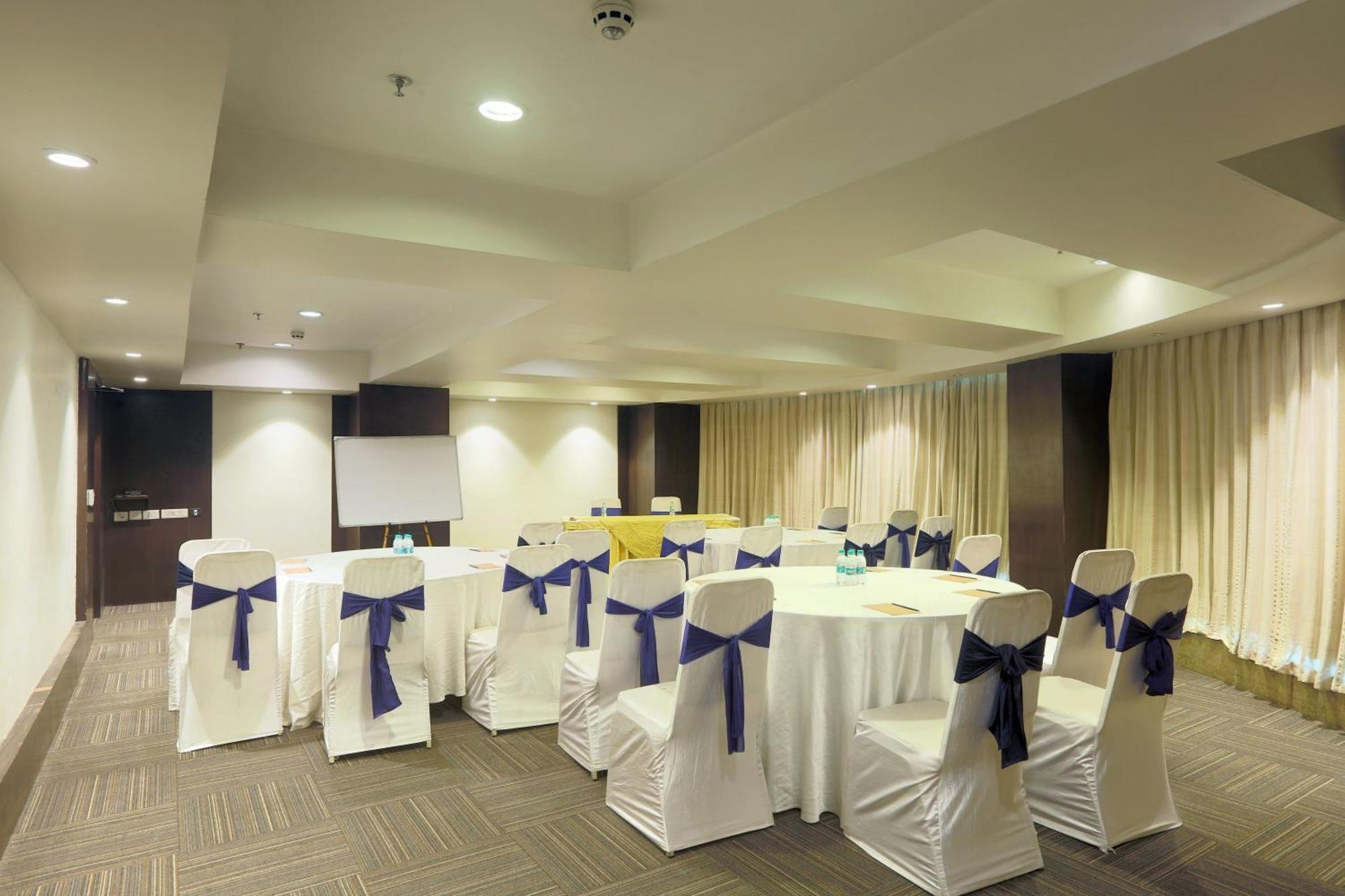 Vesta International Hotel Jaipur Eksteriør billede
